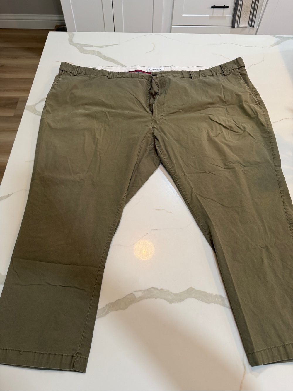 Amazon Essentials Men's Olive Chino Pants